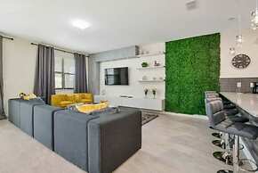 2901 Amazing 8BD Cinema and Game Room