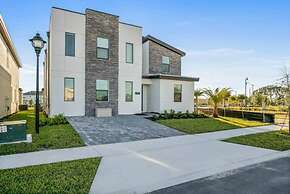 2901 Amazing 8BD Cinema and Game Room