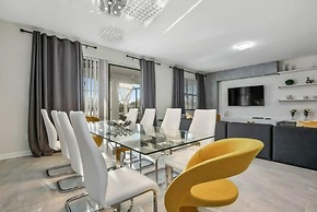 2901 Amazing 8BD Cinema and Game Room