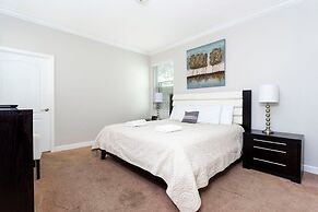 8950 Amazing 5BD Home With Pool