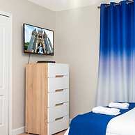 8950 Amazing 5BD Home With Pool