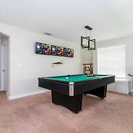 8950 Amazing 5BD Home With Pool