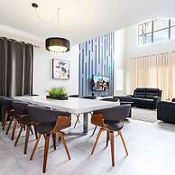 8950 Amazing 5BD Home With Pool