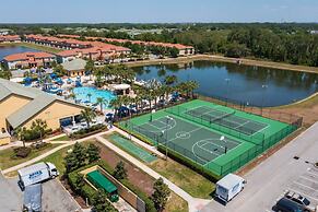 8950 Amazing 5BD Home With Pool