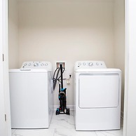 4577 Stunning 7BD Home