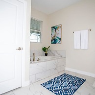 4577 Stunning 7BD Home