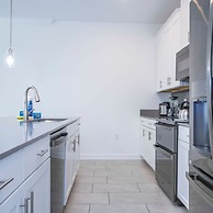 2941 Modern 4BD at Storey Lake