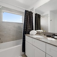 4224 Modern 4BD Private Pool - Near Disney