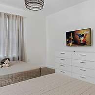 4224 Modern 4BD Private Pool - Near Disney