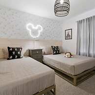 4224 Modern 4BD Private Pool - Near Disney