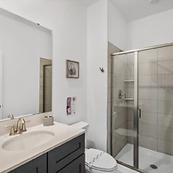 2464 Awesome 4BD Townhouse Located at Storey Lake