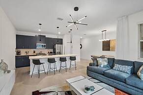 2464 Awesome 4BD Townhouse Located at Storey Lake