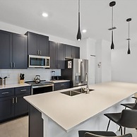 2464 Awesome 4BD Townhouse Located at Storey Lake