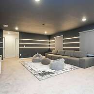 3961 Luxury 7BD Home