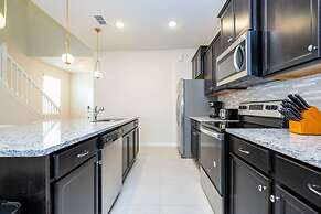 3961 Luxury 7BD Home