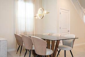 3961 Luxury 7BD Home