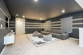 3961 Luxury 7BD Home