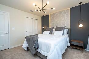 3961 Luxury 7BD Home