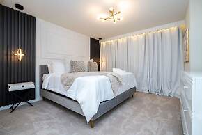 4458 Spacious 7BR Near Disney World