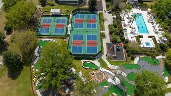 7516 Luxury Home 5BD Perfect for Your Family