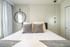 4015 Spacious 7BR Near Disney World