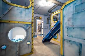 6163 Fantastic Home With 12bd