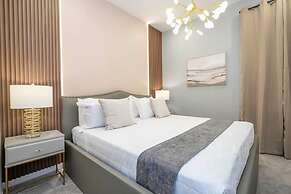 6163 Fantastic Home With 12bd