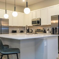 6152 Fantastic Spacious Home for Your Family