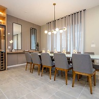 6152 Fantastic Spacious Home for Your Family