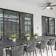 6152 Fantastic Spacious Home for Your Family