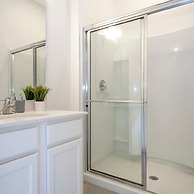 6152 Fantastic Spacious Home for Your Family