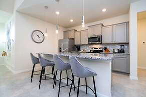 4466 Create Memories in This Cozy 7BR Home With Loved Ones