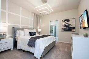 4466 Create Memories in This Cozy 7BR Home With Loved Ones