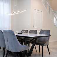 4466 Create Memories in This Cozy 7BR Home With Loved Ones