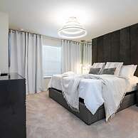 4466 Create Memories in This Cozy 7BR Home With Loved Ones