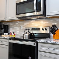 4466 Create Memories in This Cozy 7BR Home With Loved Ones