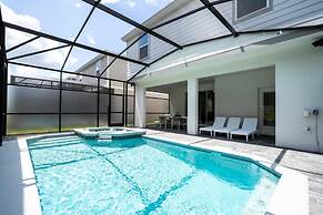 4466 Create Memories in This Cozy 7BR Home With Loved Ones