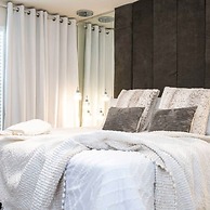 4466 Create Memories in This Cozy 7BR Home With Loved Ones