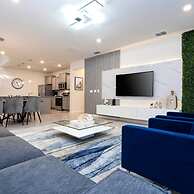 4466 Create Memories in This Cozy 7BR Home With Loved Ones