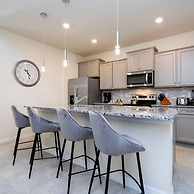 4466 Create Memories in This Cozy 7BR Home With Loved Ones