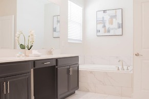 831 Luxurious 5bd and 5bt Perfect for Your Family