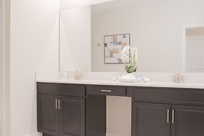 831 Luxurious 5bd and 5bt Perfect for Your Family