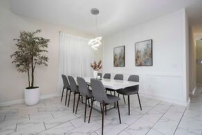 831 Luxurious 5bd and 5bt Perfect for Your Family