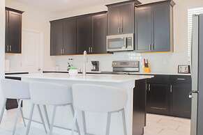 831 Luxurious 5bd and 5bt Perfect for Your Family