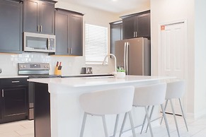 831 Luxurious 5bd and 5bt Perfect for Your Family