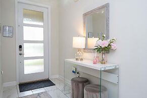 831 Luxurious 5bd and 5bt Perfect for Your Family