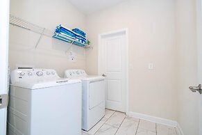 831 Luxurious 5bd and 5bt Perfect for Your Family