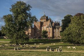 Luxury Historic Castle Lauder