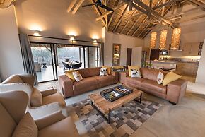 Villa Amanzi Exclusive Bush Living in a Luxury South African Villa