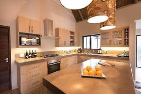 Villa Amanzi Exclusive Bush Living in a Luxury South African Villa